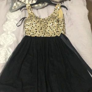 Super cute and fun dress worn 1 time